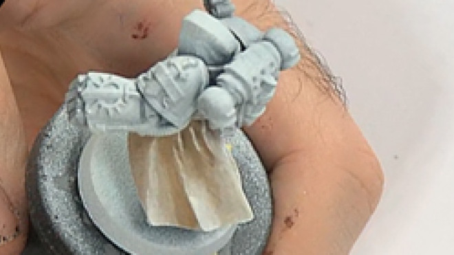 3 Colours Up Tips: Painting White Cloth on a Space Marine