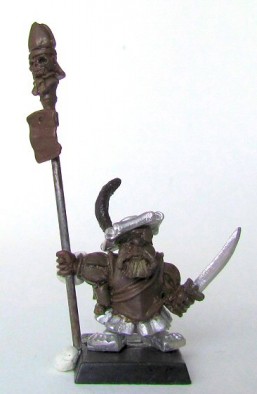 Dwarf Standard Bearer