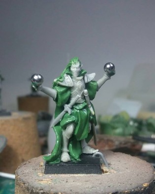 Elf Sorcerer - MOMMiniaturas