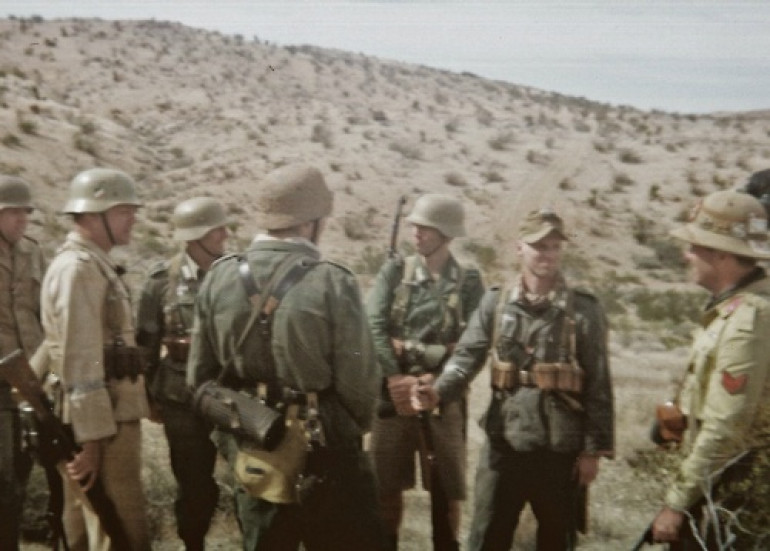 DAK in North Africa. Note the variety of uniform colours.