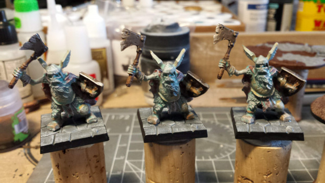 Undead dwarves get spooky. Kept to my self promise to keep the painting simple. Using a tiny amount of grey mixed into a colour de-saturates it nicely for a 