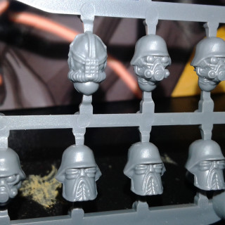 The troops take shape - I'm not sure yet which heads and which weapons