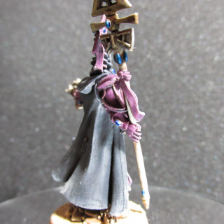 Eldar WhatsHisFaceWithAStaffAndPistol (Farseer with Staff)