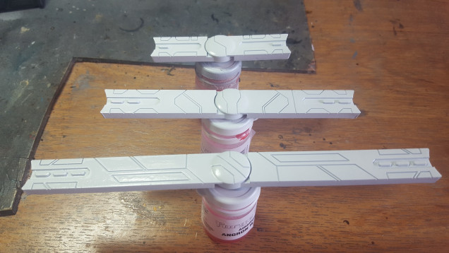 Once the white layer was dry, I applied a coat of Vallejo Gloss Varnish. The reason for this is it makes it much easier to clean up in case of any mistakes as a gloss coat is wipe clean! 