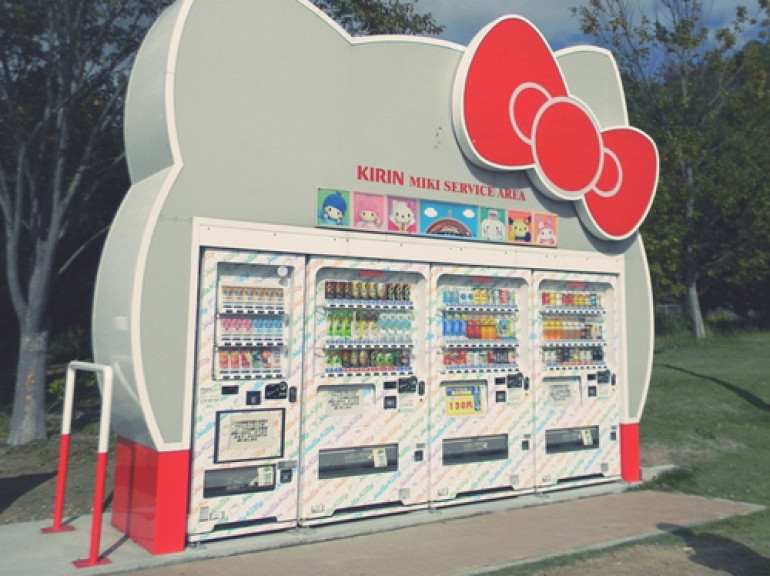 Hello machines. Торговый автомат hello Kitty. Hello Kitty Vending Machine. Kirin Vending Machine. Sanrio Vending Machine.
