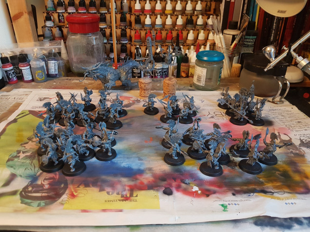 Now it's on to this lot.... I have learnt a lot from doing the Magmadroth and formulated a way to do these relatively quickly. But tine now to sit down with a cup of tea and the new Age of Sigmar rules set