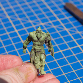 Avoiding common airbrushing problems - and an Orc!!