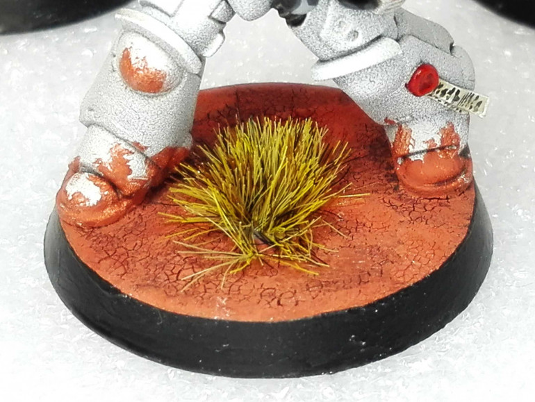 I went for martian red bases to create a strong contrast.