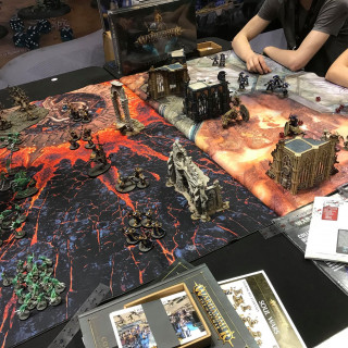 Titans Clash and Heroes Fight For Middle-Earth at Games Workshop