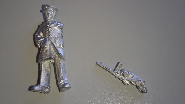 The figure comes in two parts the body and the left arm which he is armed with a sten gun. It is a neat figure well cast  and there seems to be little required in terms of clean up. 