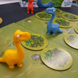 Funky Dinosaurs In Jurassic Snack!