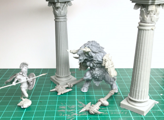 Decided to make a small diorama piece using the minotaur. So, I've got myself a Spartan warrior from Red Republic games and some 3D printed pillars .... let's see what happens!