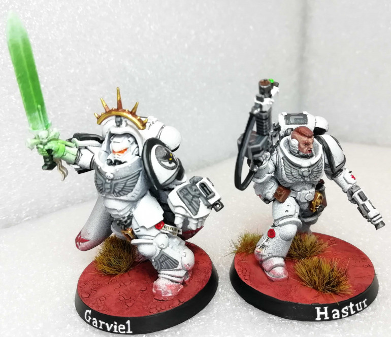 Captain Garviel and Lieutenant Hastur