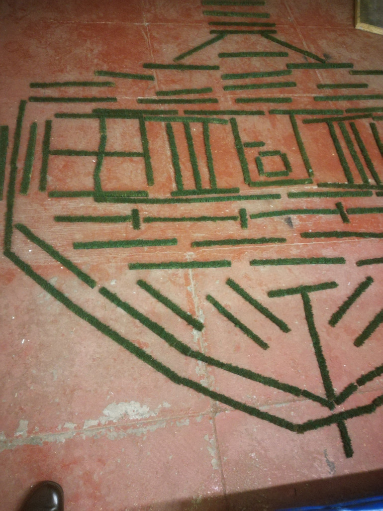 BOW style hedges drying on mass