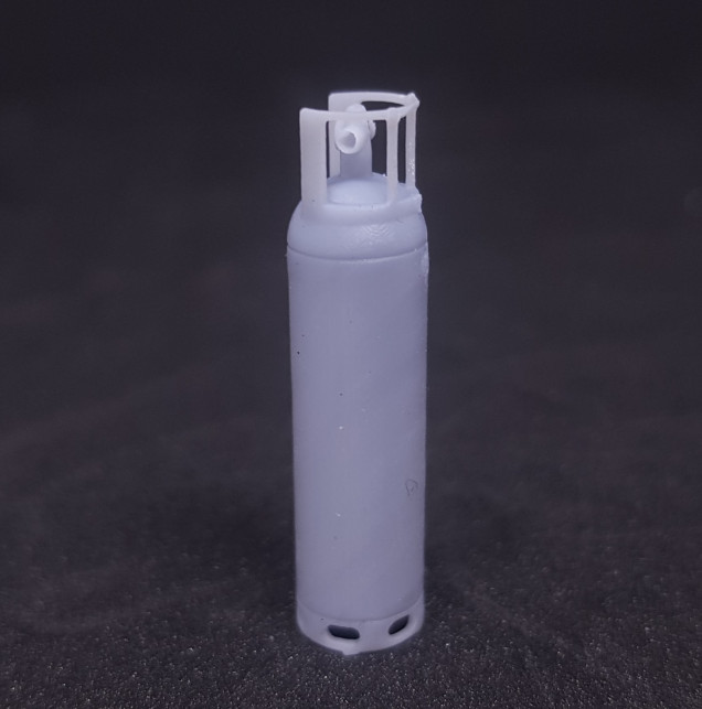 Another view of the printed bottle including the hole for the 1mm pipe which surprisingly printed. 
