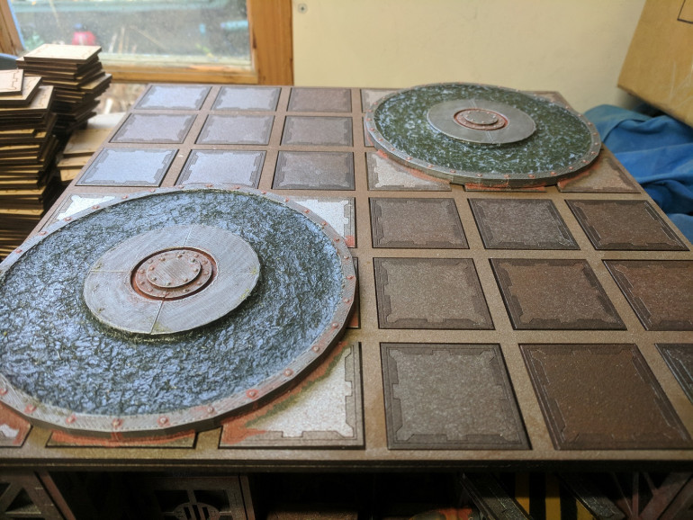 Made up the vats in the 3D printer then painted them using the usual metal and rust combinations. the inside of the vat was painted with death world green before being filled with the liquid crystal resin from the last project.