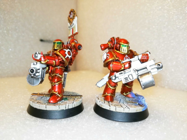 Heavy Bolter dudes (one with vexila)