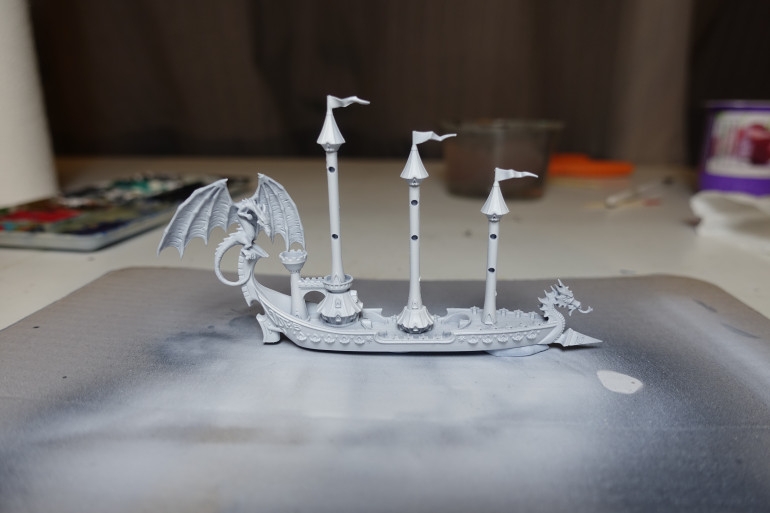 The elven ship received an extra coat or Model Air White for a very clean white hull.