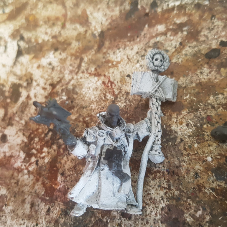 Adept Alexander Alexios, Mage, Alchemist and Quite Gullible. The Head is from Warlord Games (Formerly Wargames Factory) Skeletons, the Crossbow is from Dark Elf Corsair Reavers and the Eagle Medallion is from the Top of a Perry Miniatures French Cuirassiers