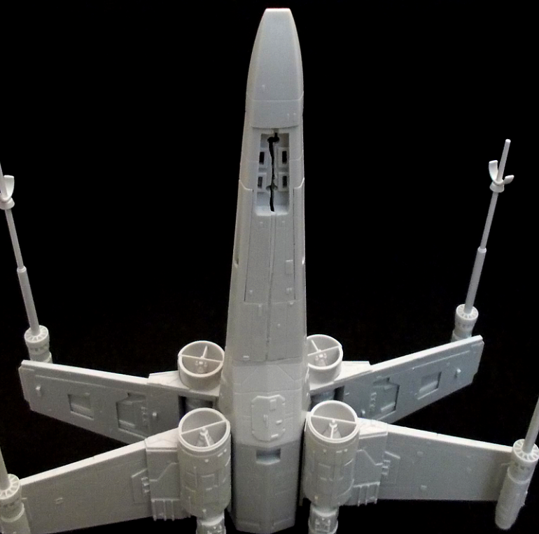 Red 2 X-wing model in 1/72 scale from Bandai - Part 1