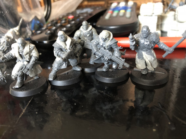 Dusted off some old conversions I did a few years ago; originally these were going to be part of a Genestealer Cult gang with the idea being they masqueraded as a Delaque one.  I’m going to be repurposing them as Hive Scum and/or civilians.