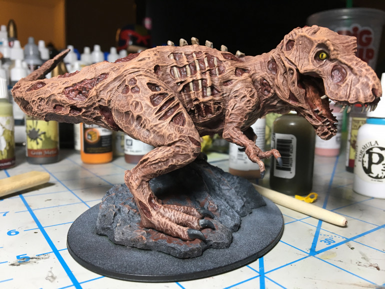 I did a few more layers of dry brushing, the final skin layer was Red Beige from Vallejo, I then touched up the exposed bones and flesh.