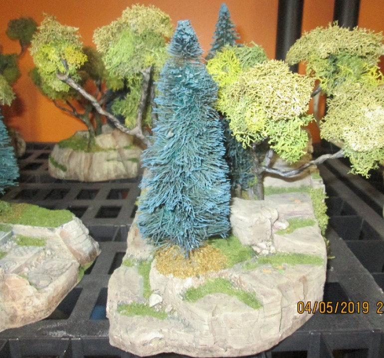 Opposite view, showing the natural rock shelf access. Note that some of the foliage has lost its colour. It will get a green drybrush at the end.