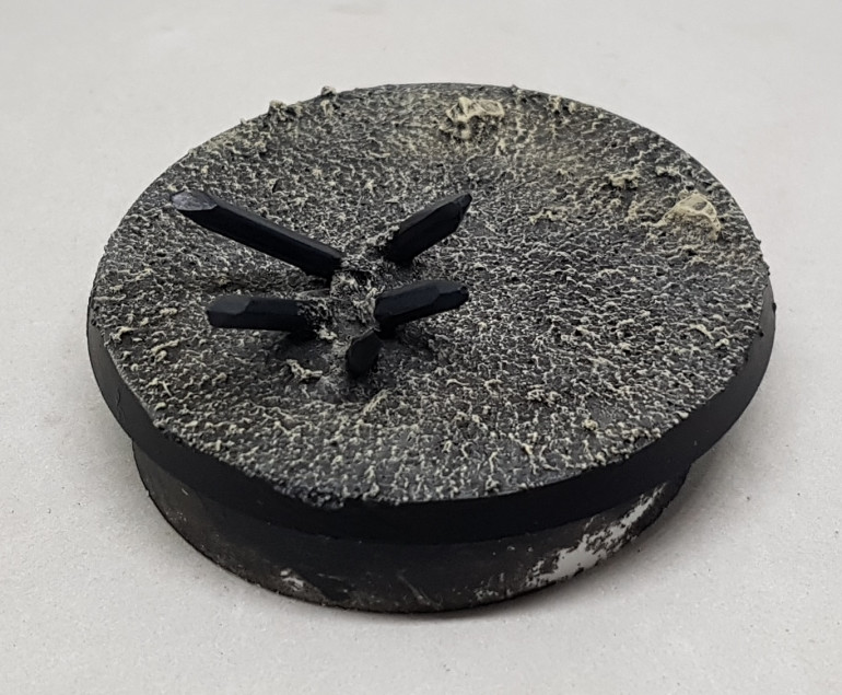 The shards were base coated black, and then the upper half of each surface was painted with a thinned mix of P3 Coal Black and P3 Thamar Black