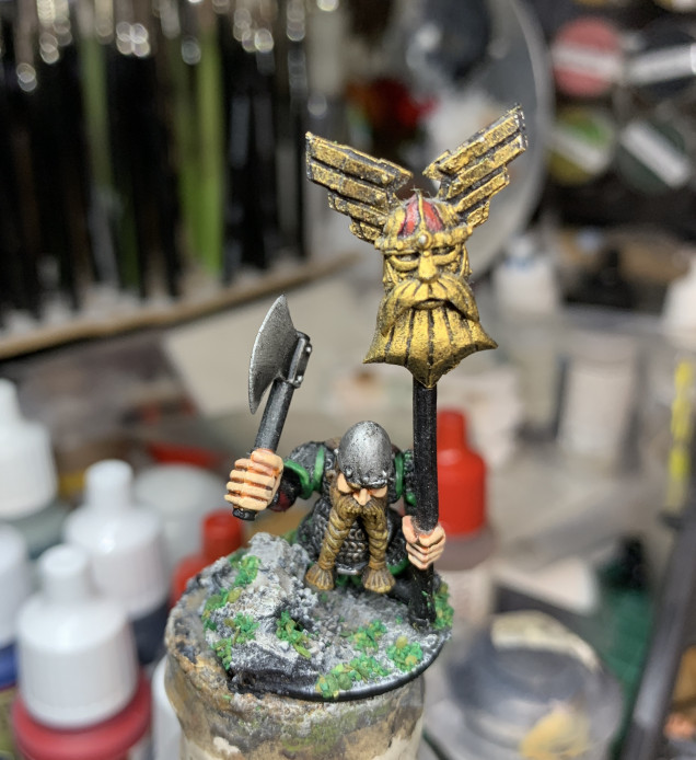 The gold was even more plain, with only a rough drybrush over black