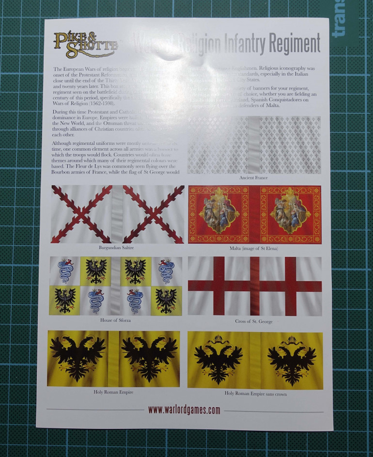 The box comes with this small leaflet with a bit of history, but more importantly: flags!