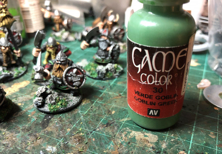 Finalise the edges with gobbo green... just kidding ?