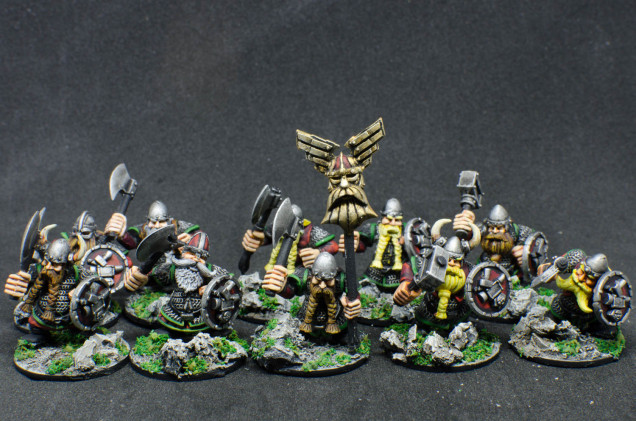 Finished “spring cleaned” Dwarf Warriors. The new bases, touched up metals and proper matt varnish gave these a completely new live. 