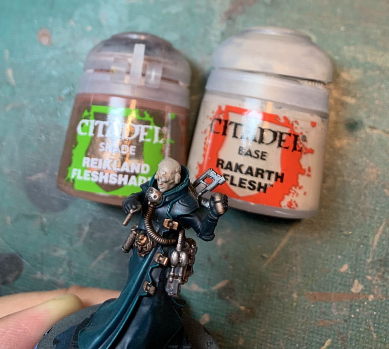 Rakarth Flesh base for the skin with a diluted Reikland Fleshade wash. Looks terrible at this stage but that’s fine. 