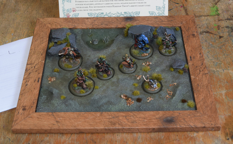 The warband, with one of those fancy carrying tray / display base thingies...