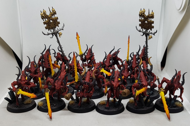 Friday 16/8/19: A few hours over a week after starting and all 29 guys are now based, varnished and finished.  Here are the 20 Bloodletters.  The other 9 are riders and crew awaiting the rest of their models to be finished.