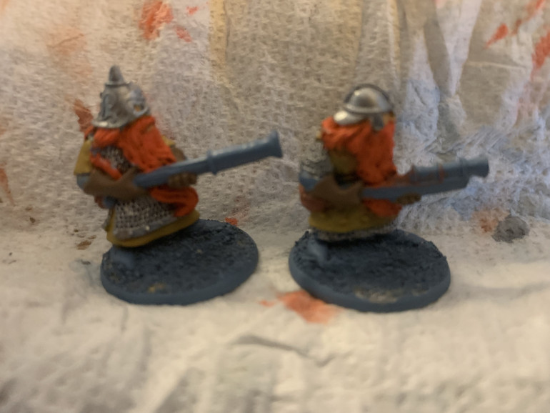 A pair of Dwarven handgunners, in gloves!