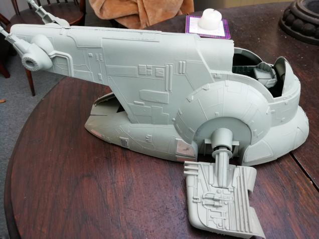 After some sanding I gave the ship a spray of pale green.