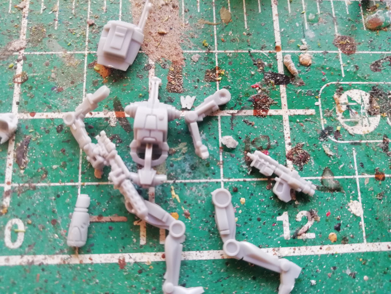 Fiddly droids to put together. Reminds me of putting together old Warhammer skeletons.