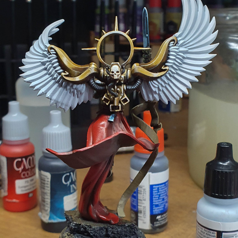 The Wings were painted in wolf grey then brought up wo white as a highlight. I wanted these to be very stark. 