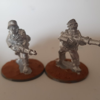 1st squad decided to use metal minis