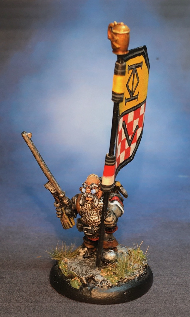 Dwarf Army Standard Bearer
