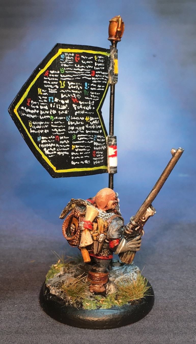 Dwarf Army Standard Bearer