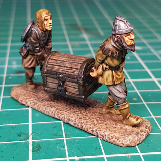 Painting Medieval Chest Bearers