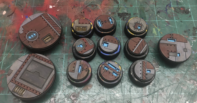 Had a very enjoyable evening with pigments, inks, washes, edge highlighting and stippling. They’re a bit drab but that’s A) in keeping with Nomad culture (looks a wreck but works flawlessly) and B) should allow the minis to be the focus.