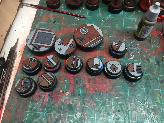 You heard me right! Got distracted by my Death Ray Designs bases that I bought oh so many years ago (I.e. 1 year. Really. 1). Now to do some weathering. Used the base colors that I settled on for the troops 