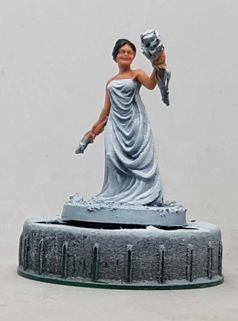 Female Skin: Base with P3 Midlund Flesh mixed with P3 Ryn Flesh. Wash with Midlund Flesh and P3 Battledress Green. Wash with Midlund Flesh and P3 Skorne Flesh. Highlight with P3 Ryn Flesh. Black Hair: Base with VMC 70.862 Black Grey, drybrush with P3 Bastion Grey and wash GW Nuln Oil.