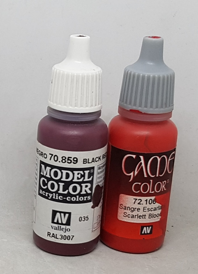 The two paints used on the insignia