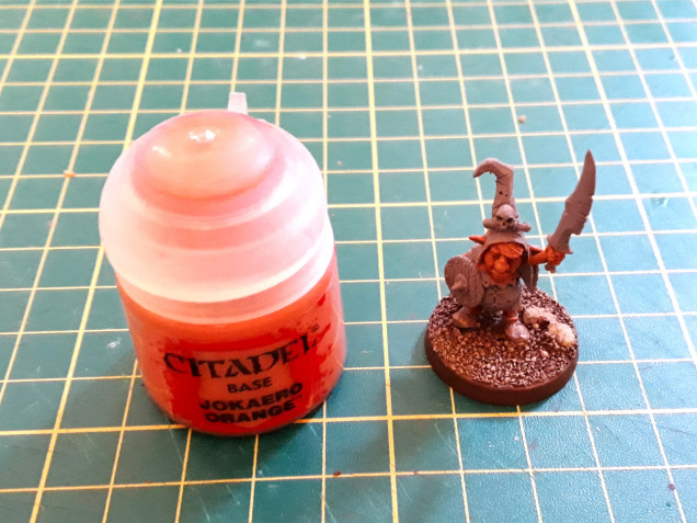 Base coat of Jokaero orange from GW and whoah! That's quite a start. 