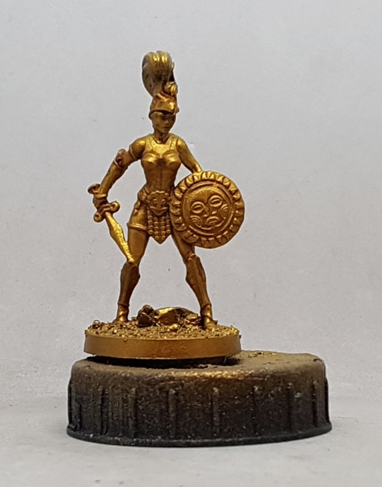 The gold is being painted the same as for the Griffon. I've yet to apply the final highlight