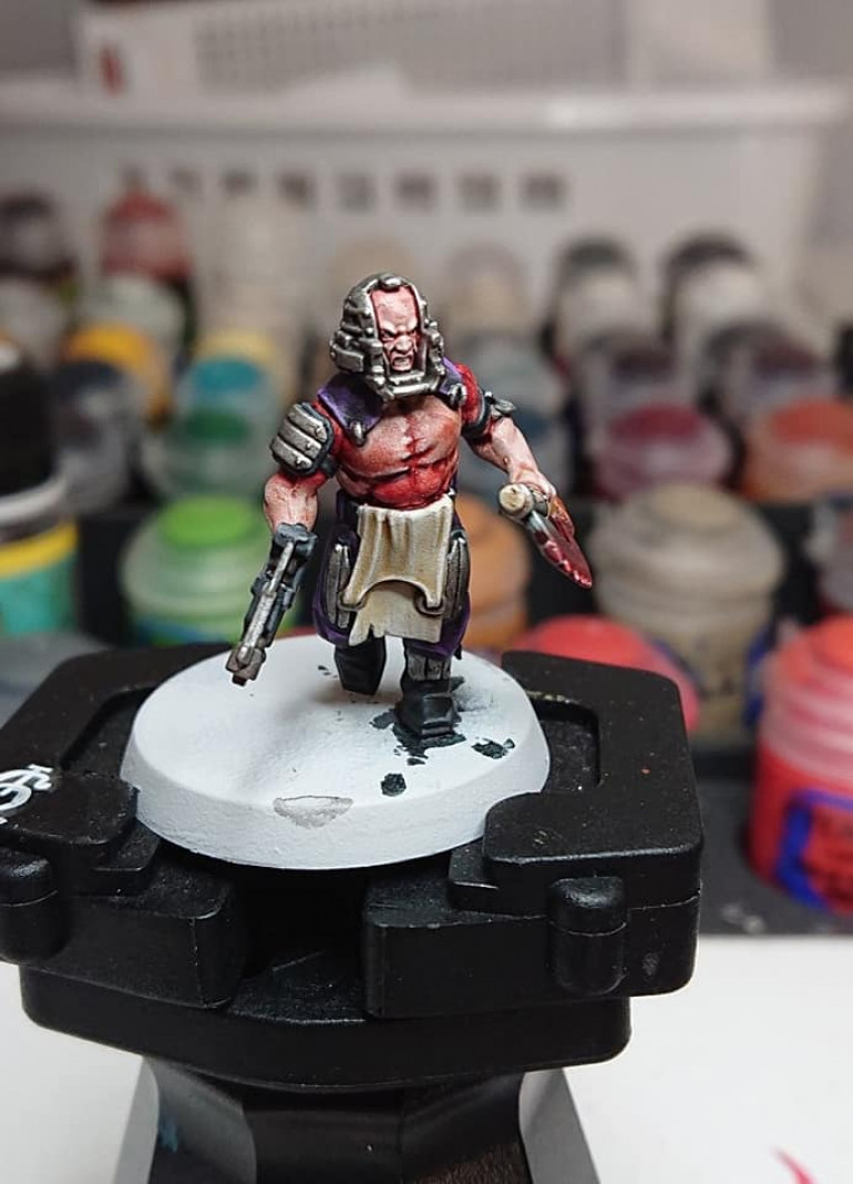 I tried to blend 2 contrast paints with moxed results